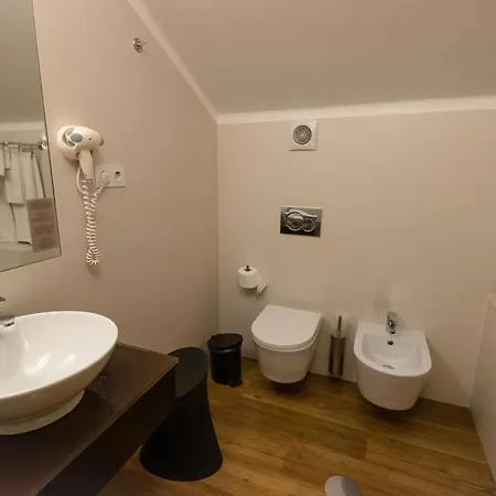 Salinas By Alboi Group 3*